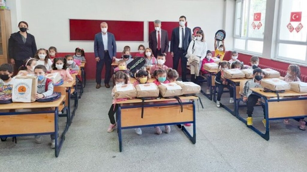 Samsun’da Öğrencilere Kırtasiye Desteği!
