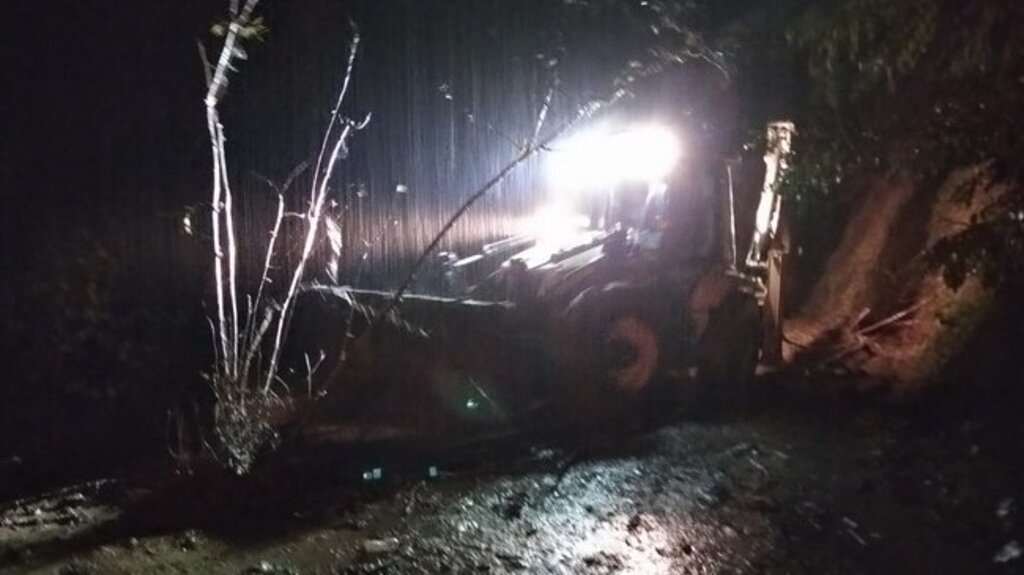 Samsun Salıpazarı’nda Heyelandan Yol Kapandı!