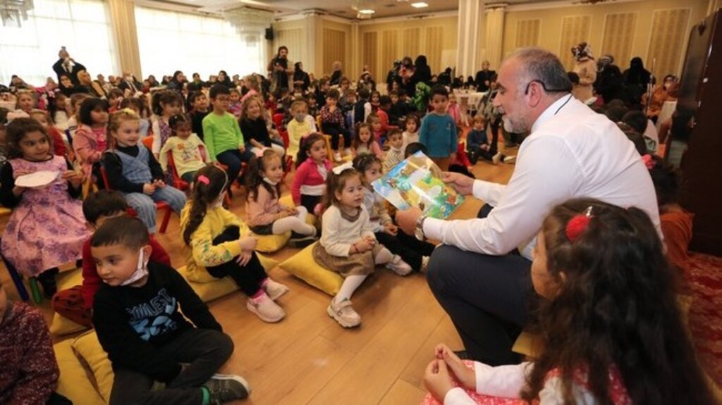 Canik’te Minikler Başkan Amcasından Masal Dinledi!