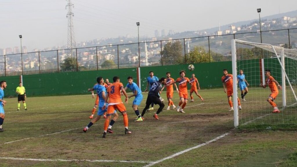 Samsun Derbisini 70 Dakika 10 Kişi Oynayan Takım Kazandı!
