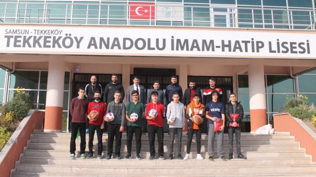 MİSİAD’dan Öğrencilere Spor Malzemesi Desteği!