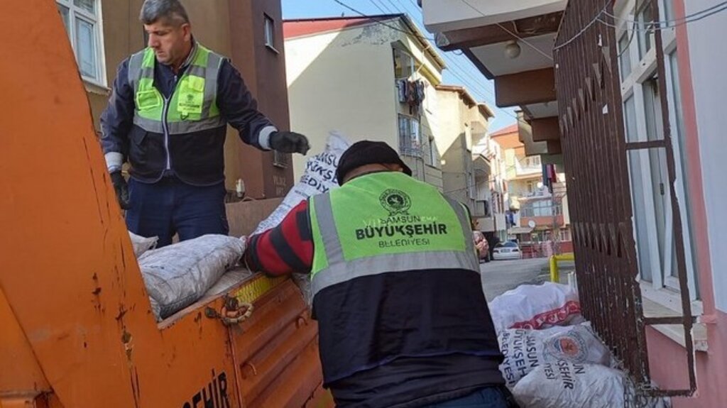 Samsun Büyükşehirden İhtiyaç Sahibi Ailelere Yakacak Yardımı!