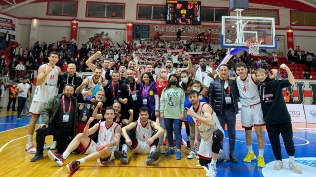 Samsunspor Basketbol Liderliğini Farklı Galibiyetle Sürdürdü!