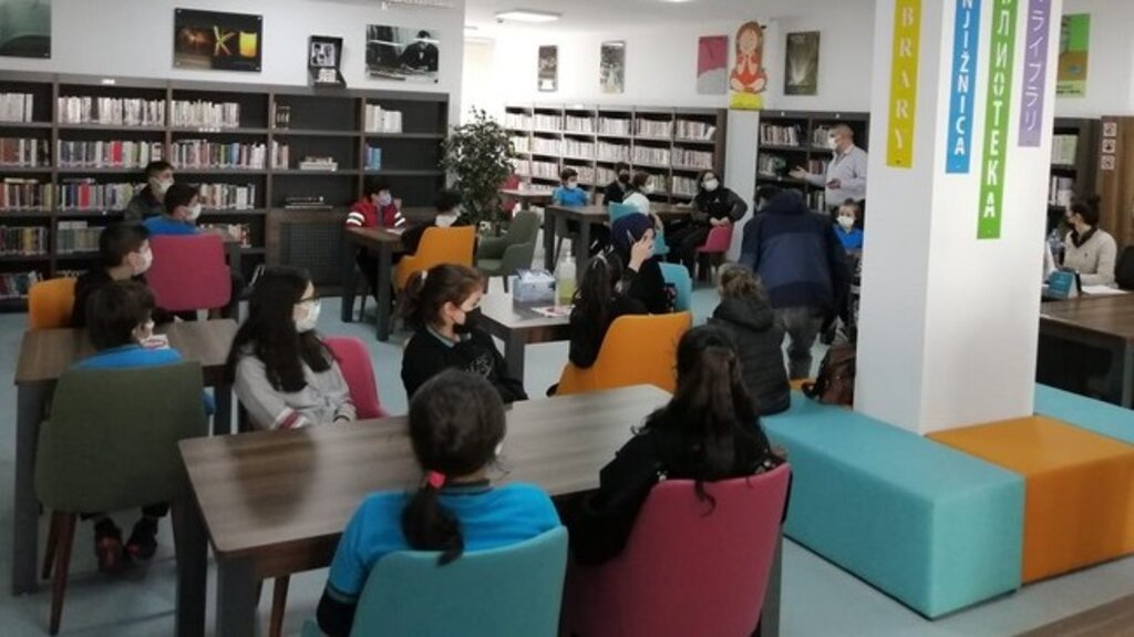 Yenilenen Yüzüyle Hizmete Giren Tekkeköy Halk Kütüphanesine Yoğun İlgi!