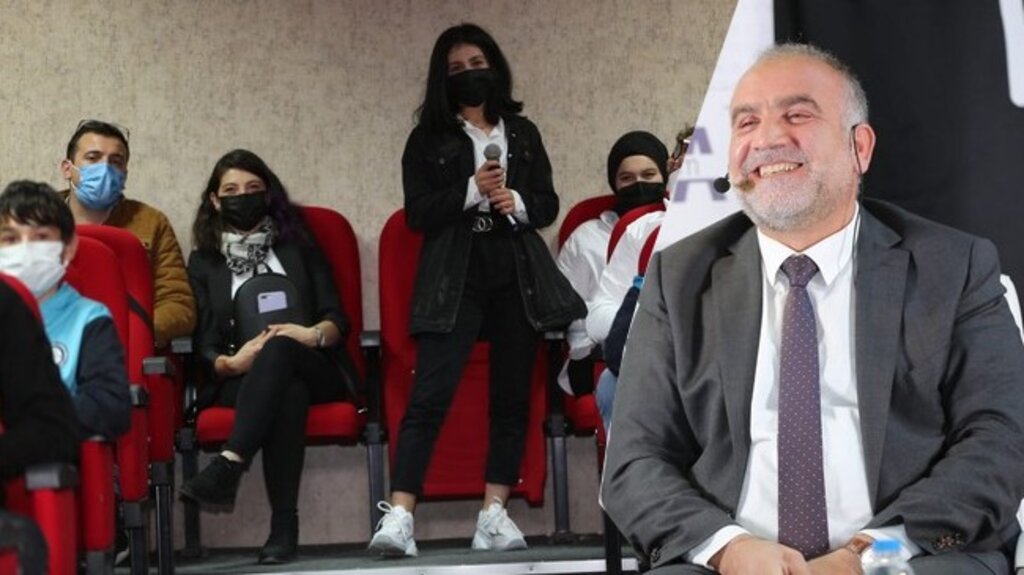 Başkan Sandıkçı Gençlerin Sorularını Cevapladı!
