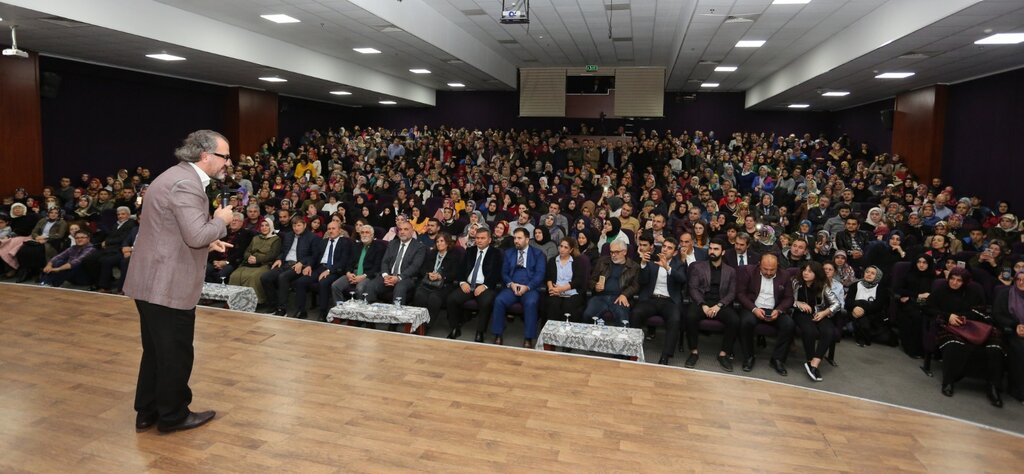Canik’te ‘Konferans Günleri’ Devam Ediyor!