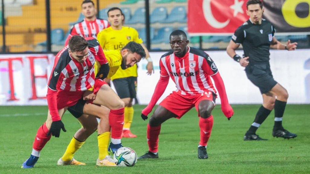 Samsunspor İstanbul'da 90+4'te Yıkıldı!