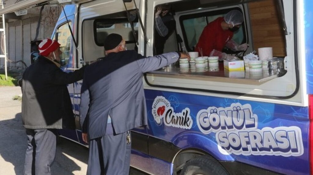 Canik’te ‘Gönül Sofrası’ Herkese Açık!