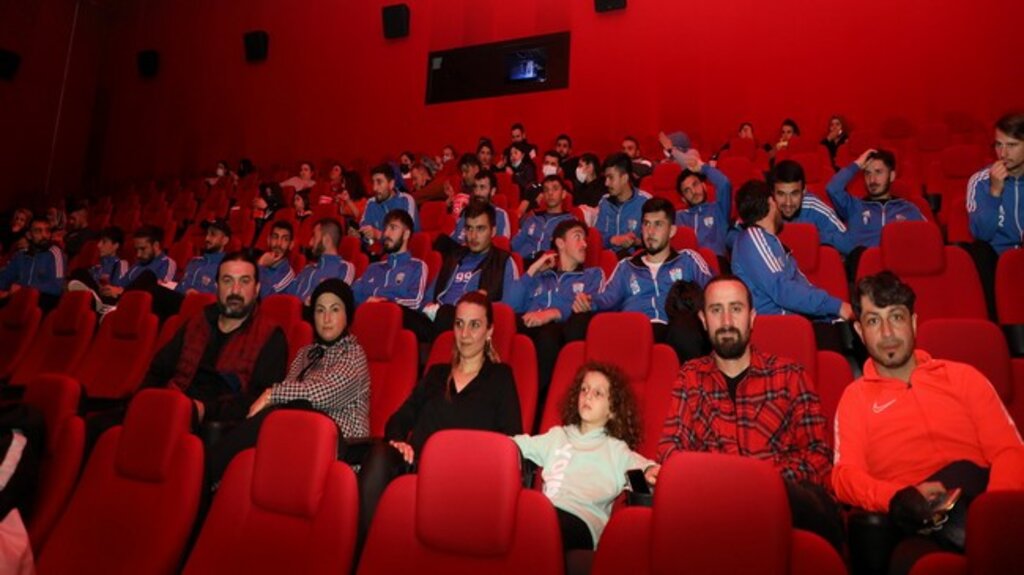 Karasamsunsporlu Futbolcular Sinema Keyfinde Duygu Dolu Anlar Yaşadı!