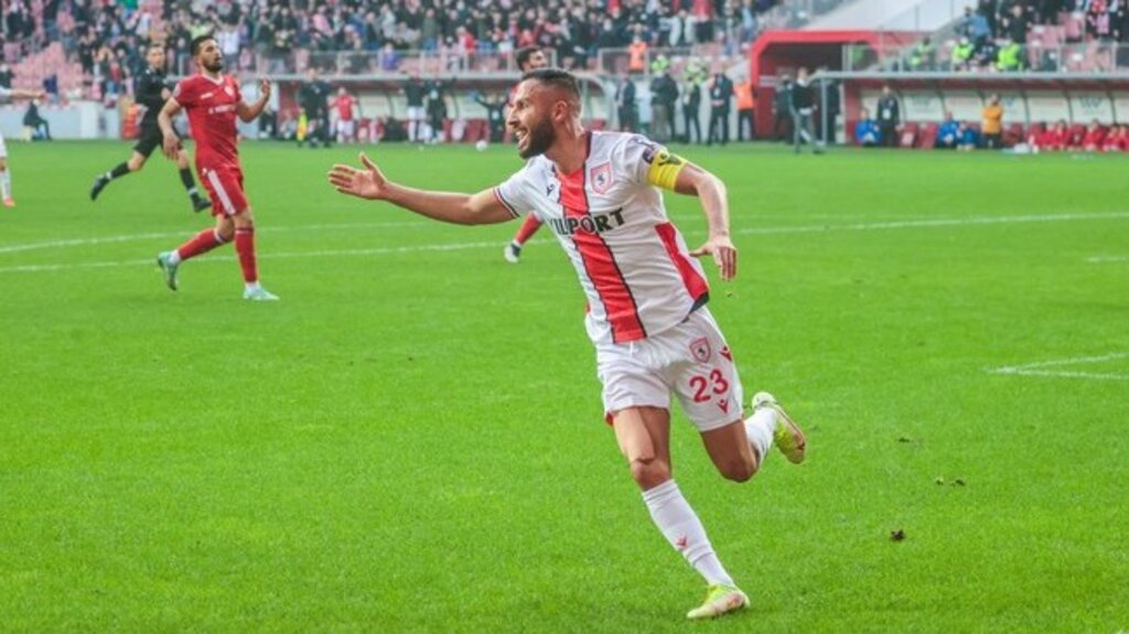 Samsunspor'da Kaptan Gemisini Yürütüyor!