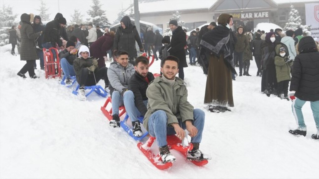 Öğrenciler Akdağ’da Kayak Keyfi Yaptı!