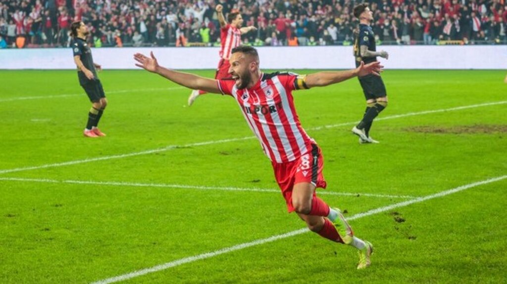 Duble Yapan Tek İsim Yasin!