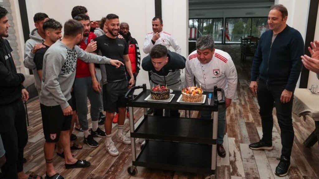 Samsunspor’da Futbolcu ve Personele Birlikte Kutlama!