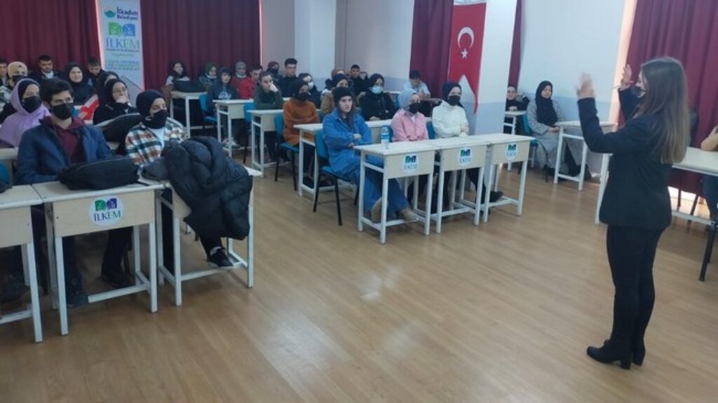 İLKEM’li Öğrencilere ‘Sınav Sürecini Yönetimi’ Seminer Verildi!