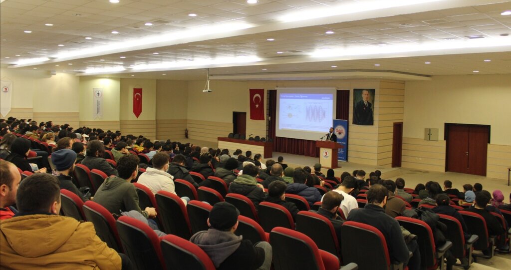 ASELSAN Askeri Haberleşme Sistemleri Başkanı Muratoğlu, OMÜ’lü Öğrencilerle Buluştu!