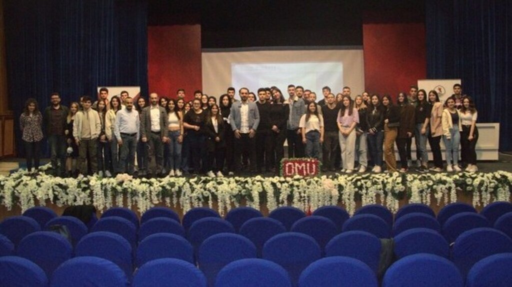İletişimcilerden Asosyal Medya Etkinliği!