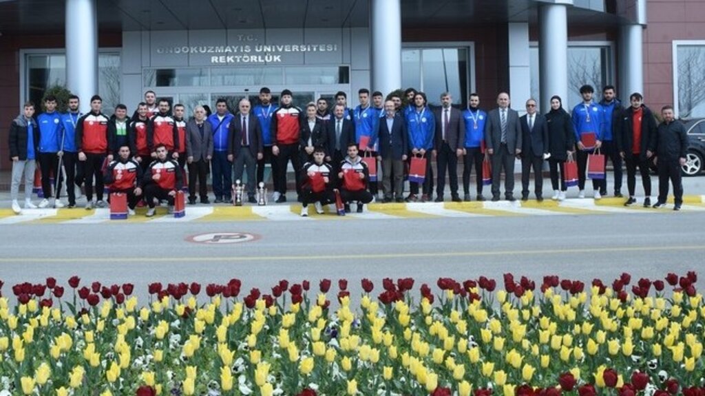 Rektör Ünal, Unilig Türkiye Şampiyonasında Başarı Gösteren Sporcuları Kabul Etti! 