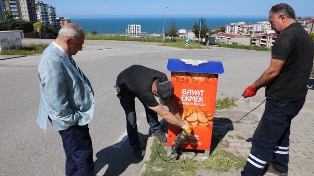 Bayat Ekmekler Besi Ve Sokak Hayvanlarının Beslenme Kaynağı Olacak!