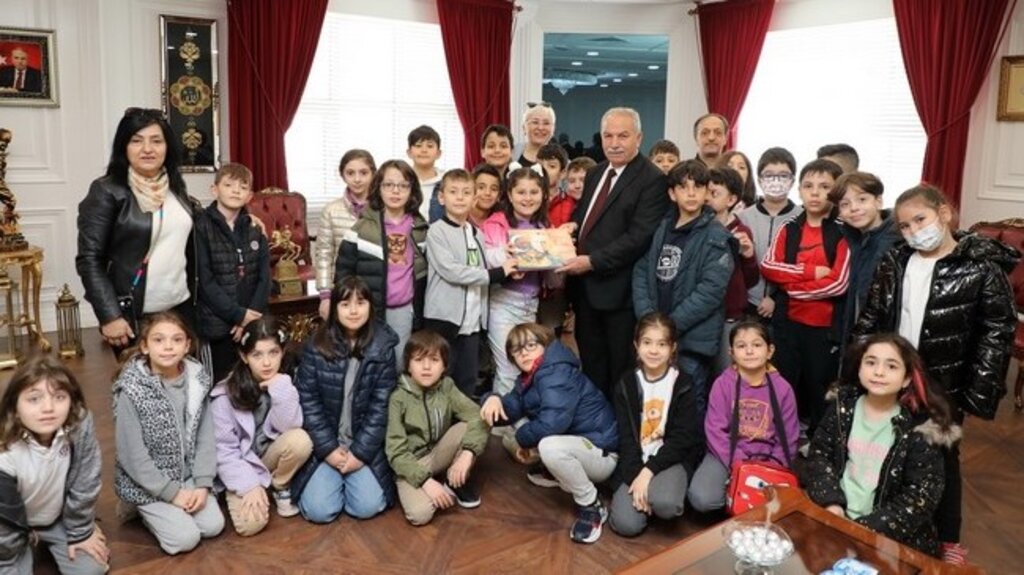 Uğur Okulları Öğrencilerinden Başkan Demirtaş’a Soru Yağmuru!