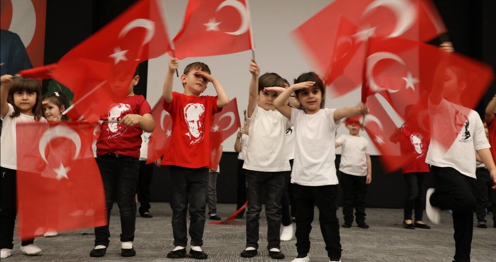 Miniklerin Gösterileri Hem Duygulandırdı Hemde Güldürdü!