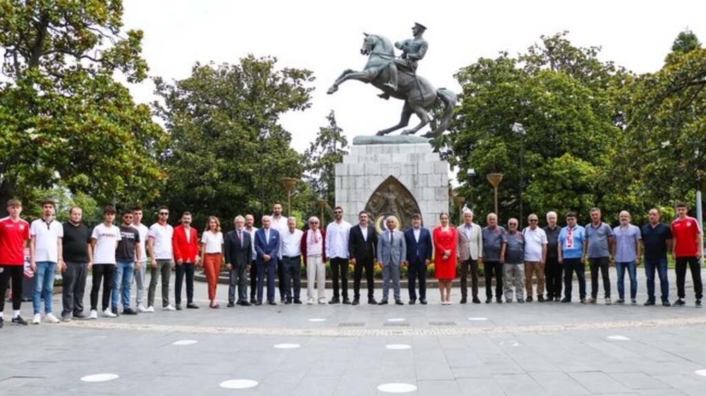Samsunspor’un 57’inci Yıl Kutlamaları Onur Anıtından Başladı!