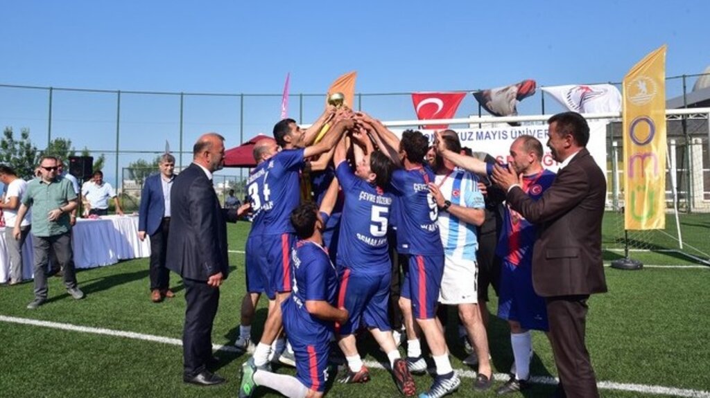 Spor Şenliği’nde Dereceye Giren Takımlar, Kupalarını Kaldırdı!