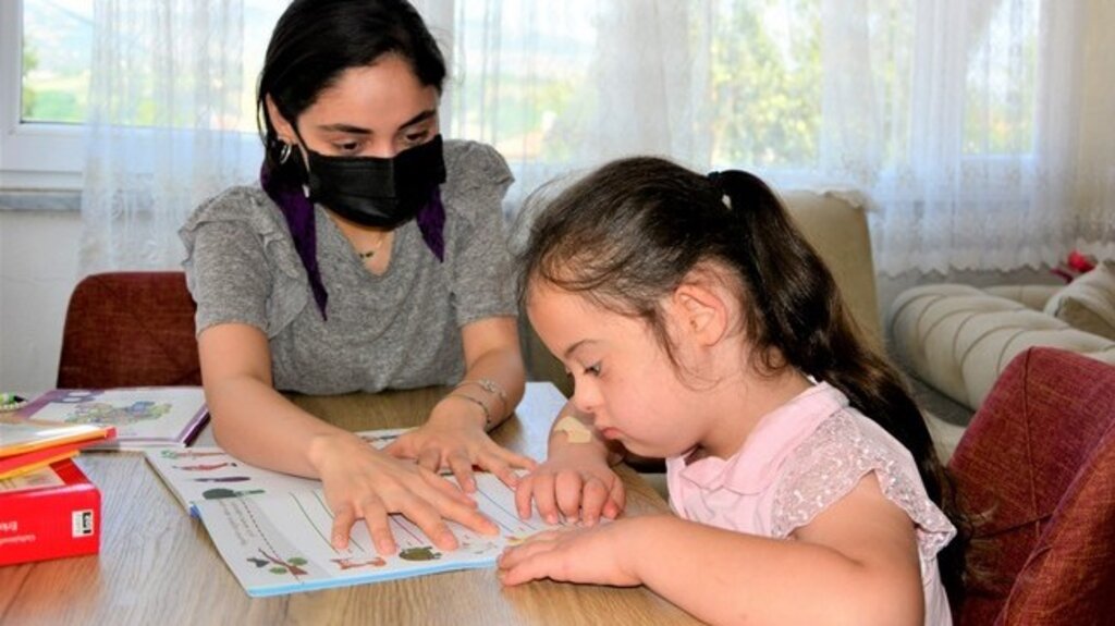 Down Sendromlu Çocuklara Evde Eğitim!