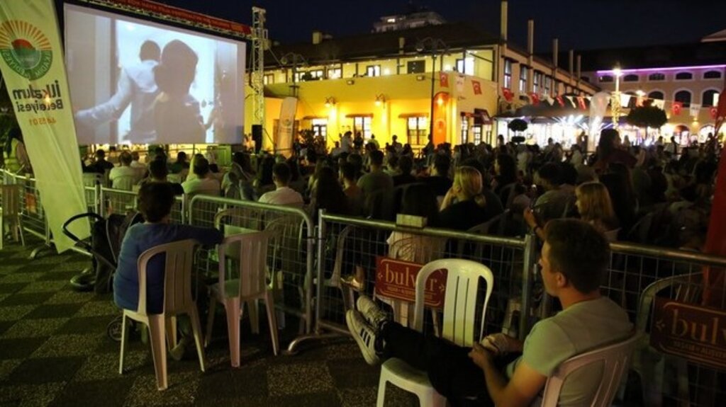 Geleneksel Açık Hava Sinema Günlerine İlkadım’da Yoğun İlgi!