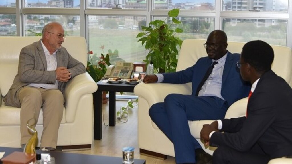 Rektör Ünal, Senegalli Rektörü Misafir Etti!