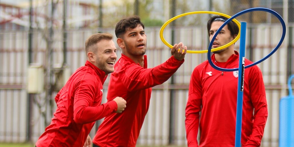 Samsunsporlu Futbolculardan Gençlerbirliği Maçı Öncesi Açıklama!