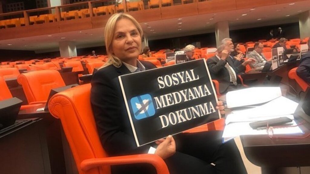 CHP’li Hancıoğlu’ndan ‘Dezenformasyon Yasası’ Tepkisi!