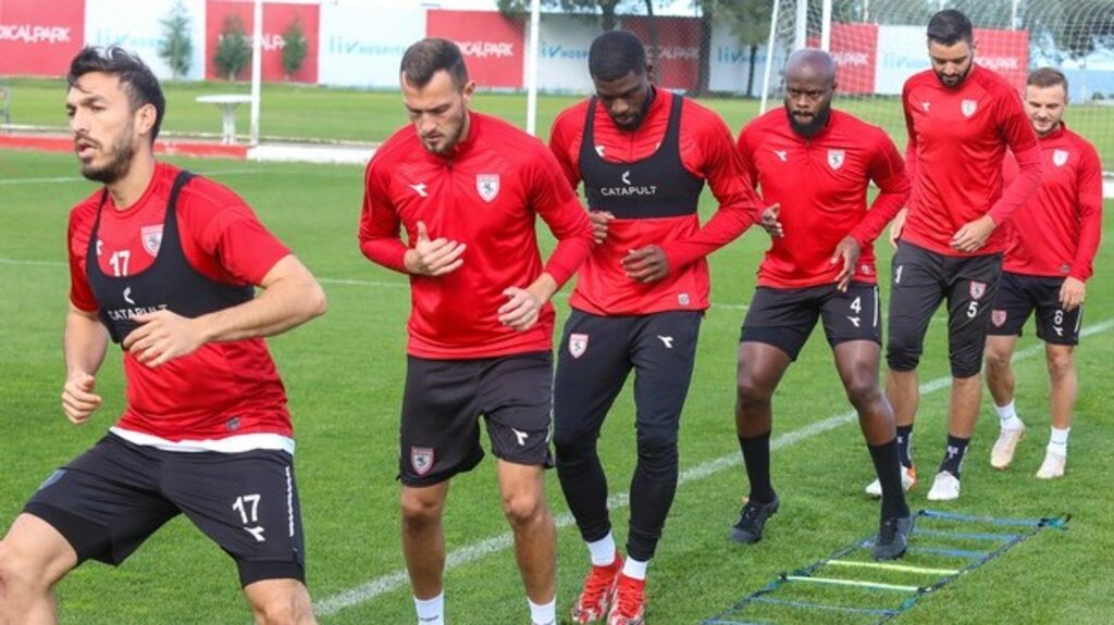 Samsunspor İstanbul'da Maç Saatini Bekliyor! İşte Muhtemel 11