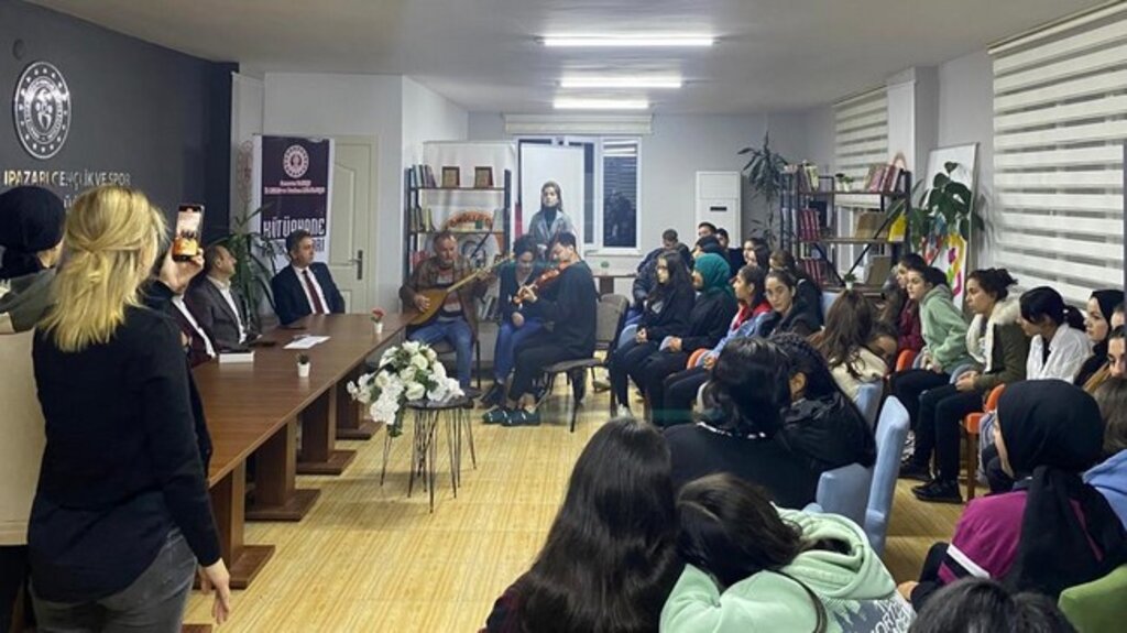 Dereci ve Akgül Salıpazarı’nda Söyleşiye Katıldı!