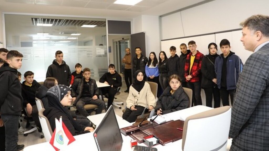 Piri Reisli Öğrencilerden Belediyeye Ziyaret!