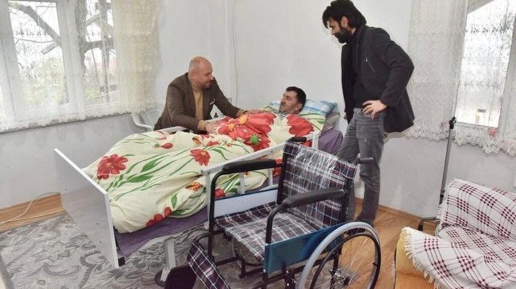 Başkan Togar’dan Engellilere Tekerlekli Sandalye Teslimi!