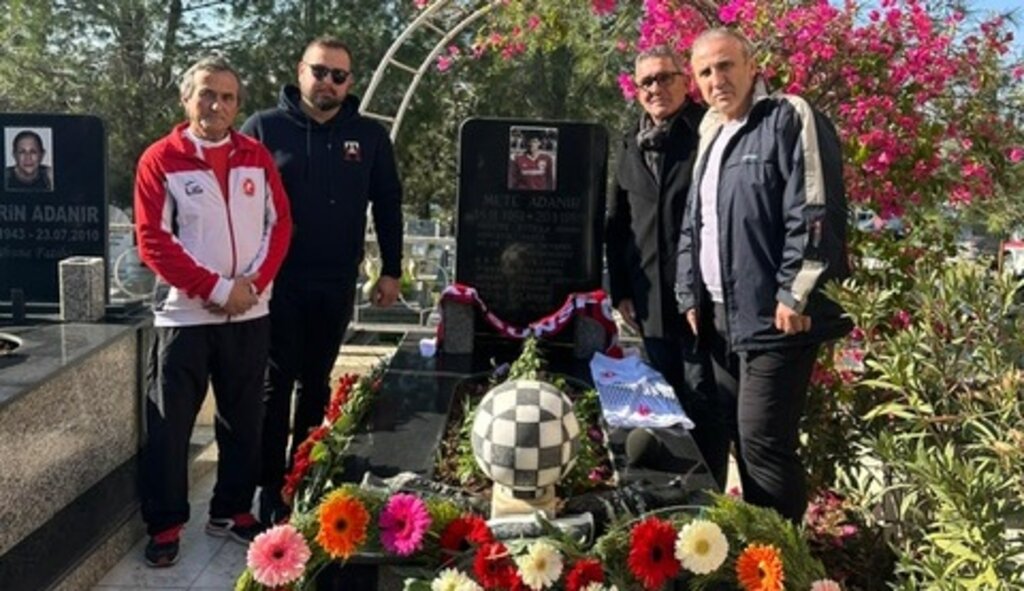 Büyük Samsunspor Taraftarından 'Futbol Şehitleri'ne Vefa!
