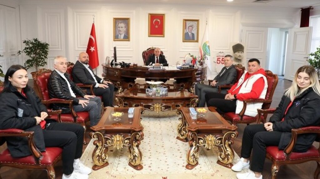 Ergin Zorlu Ve Sporcular Başkan Demirtaş’ı Makamında Ziyaret Etti!