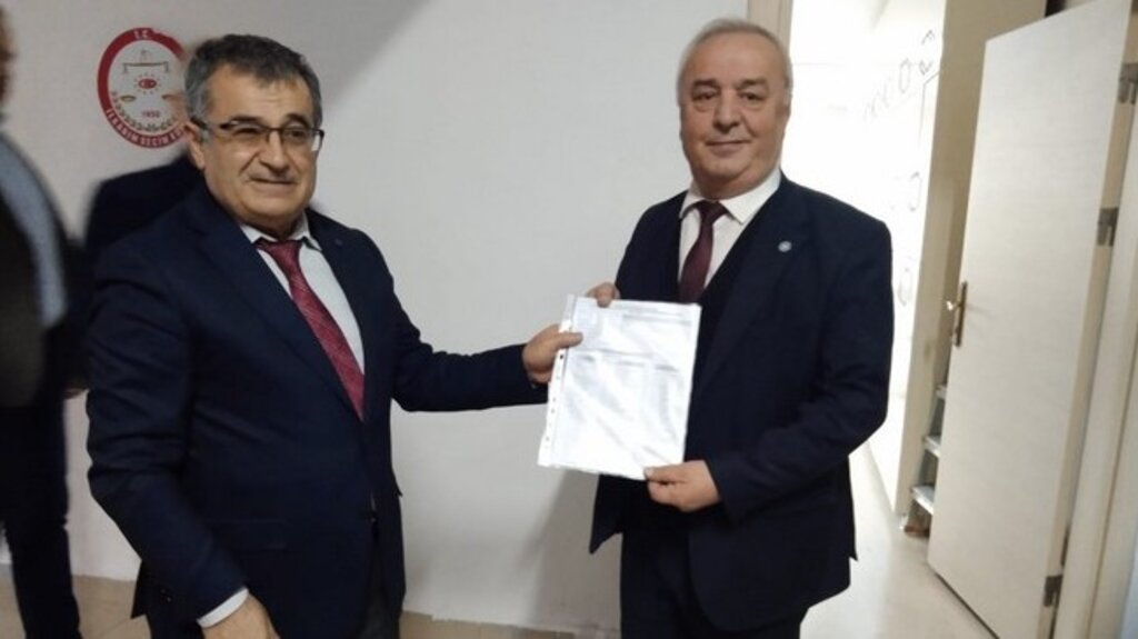 Güven Tazeleyen Aksoy Mazbatasını Aldı!