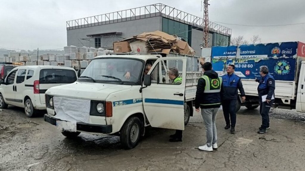 İlkadım’da Yetkisiz Atık Toplayanlara Geçit Yok!