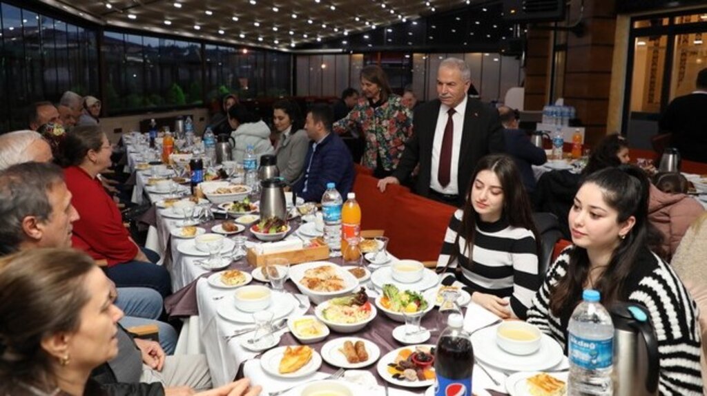 Başkan Demirtaş Meclis Üyeleriyle İftar Yemeğinde Bir Araya Geldi!