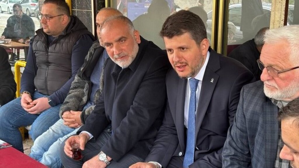 İrfan Şenocak, 'Türkiye'yi Yüz Yıl Geriye Götürmek İsteyenler Var'!