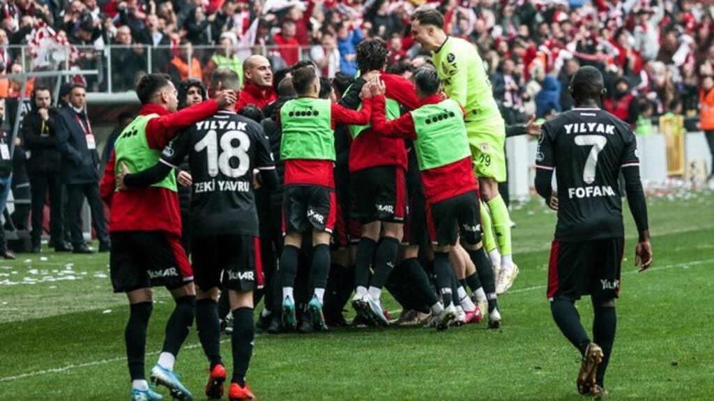 Şampiyon Samsunspor'dan Keçiörengücü'ne Farklı Tarife!
