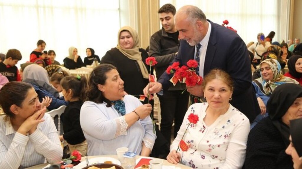 Başkan Sandıkçı Canik’te Anneleri Ağırladı!