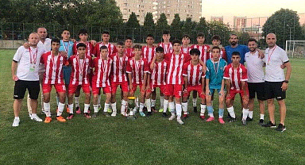 Gönüllerin Şampiyonu Kadıköyspor!