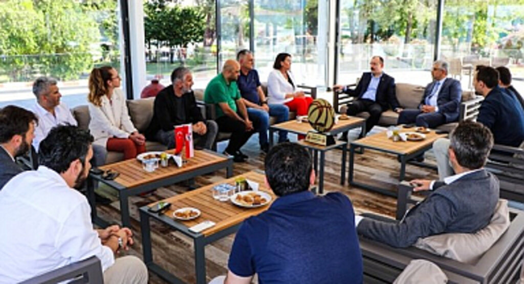 Milletvekilleri Muş ve Aksu’dan Samsunspor’a Ziyaret!