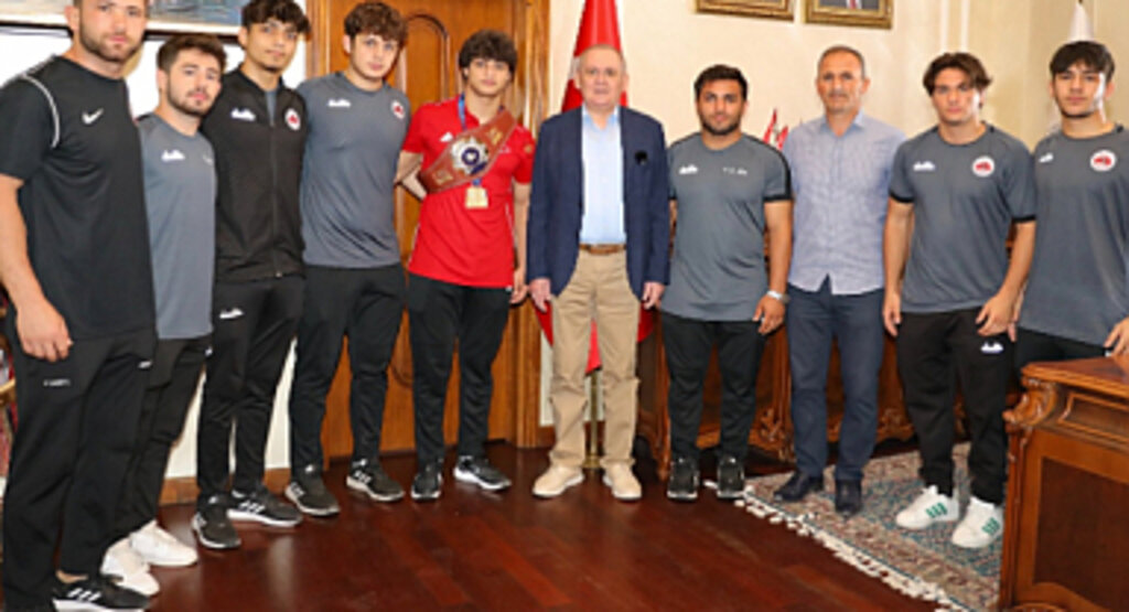 Başkan Demir, Dünya Şampiyonu Sporcuyu Ağırladı!
