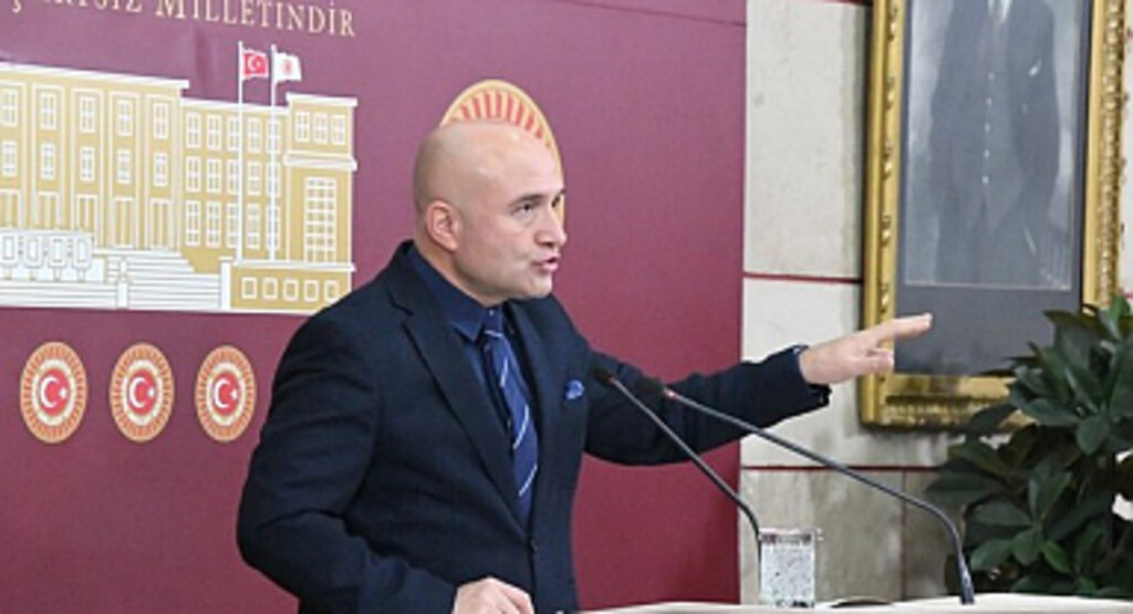 Erhan Usta’dan, Cumhurbaşkanı Yardımcısına Samsun Soruları!