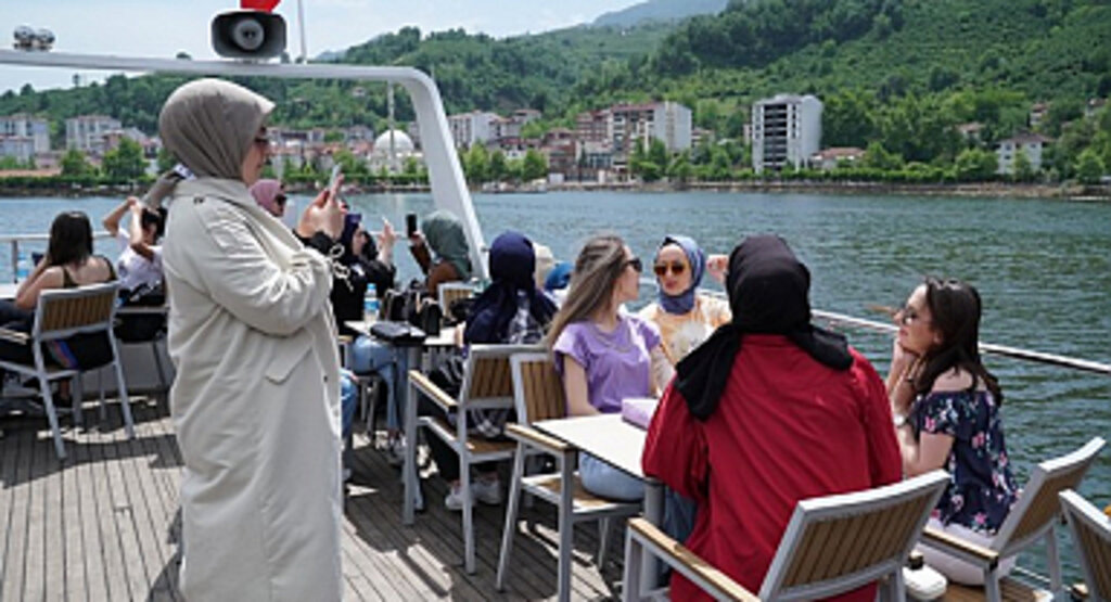 Gemi Turlarıyla Samsun’a Hayran Kalıyorlar!