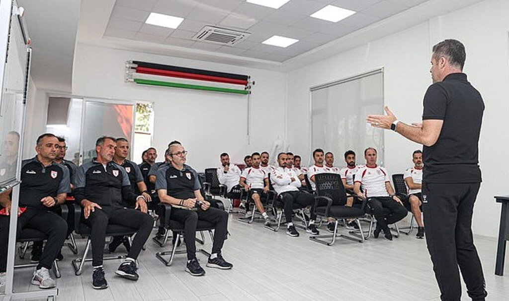 Hüseyin Eroğlu Akademide Başarının Sırlarını Anlattı!