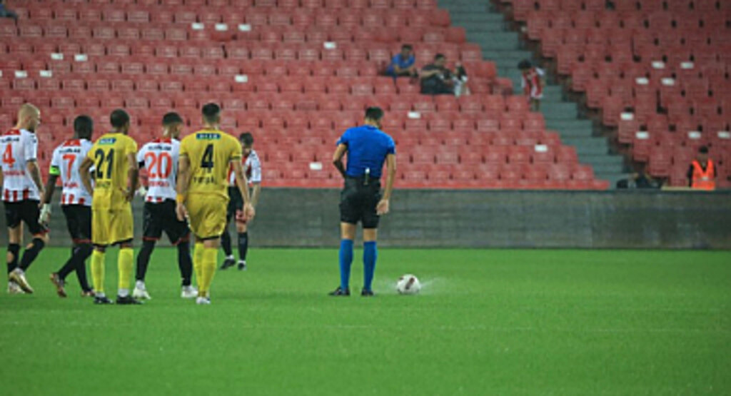 Samsunspor - İstanbulspor Maçı Tatil Edildi!